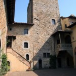 Castello il Palagio, corte interna